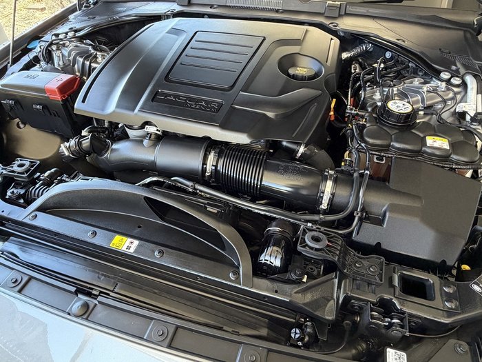 2021 Jaguar XE P300 R-Dynamic HSE