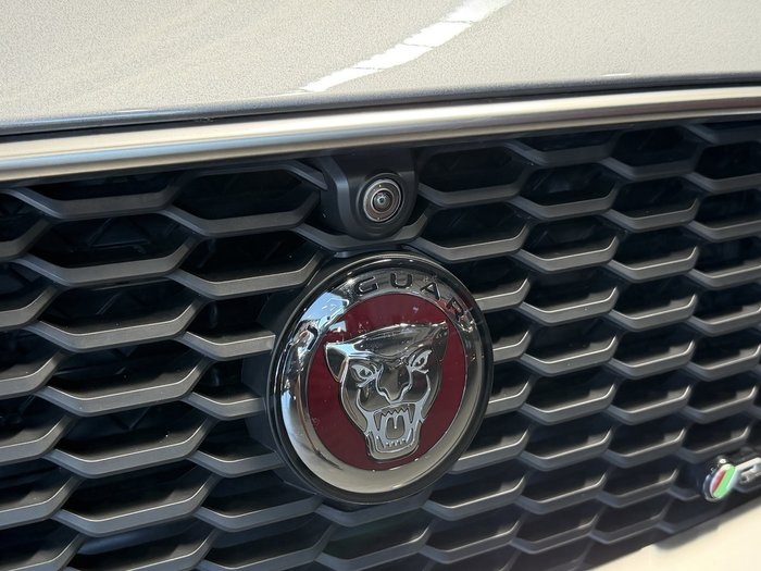 2021 Jaguar XE P300 R-Dynamic HSE