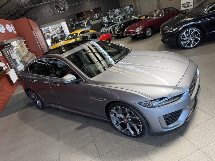 2021 Jaguar XE P300 R-Dynamic HSE