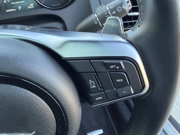 2018 Jaguar F-TYPE R-Dynamic 221kW