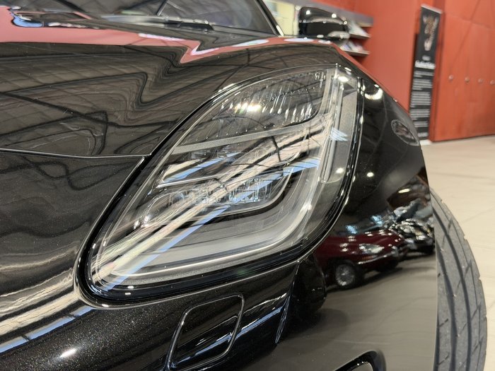 2018 Jaguar F-TYPE R-Dynamic 221kW