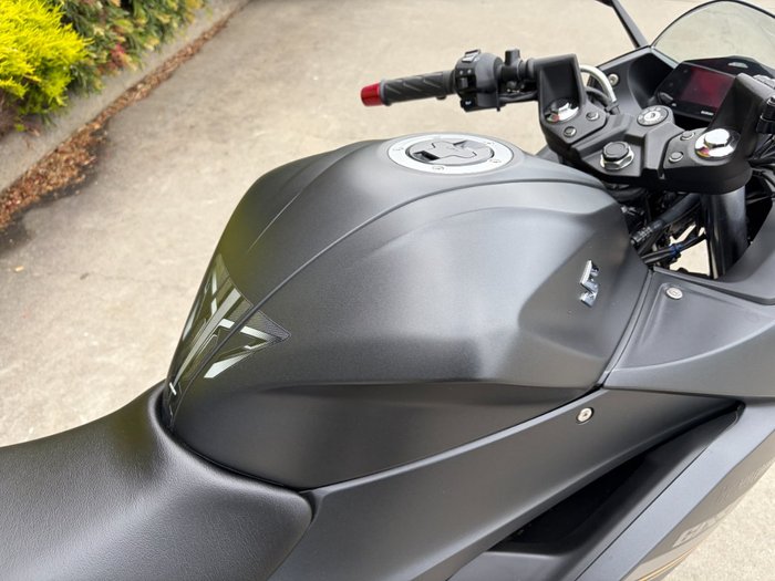 2024 Suzuki 2024 SUZUKI 250CC GSX250 Road