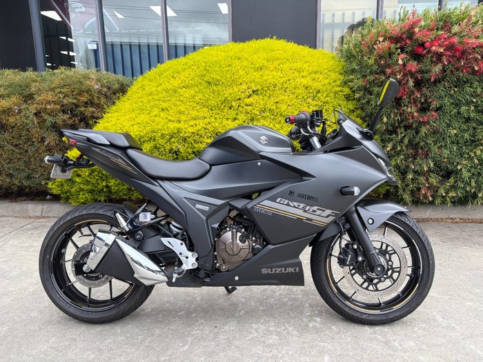 2024 Suzuki 2024 SUZUKI 250CC GSX250 Road