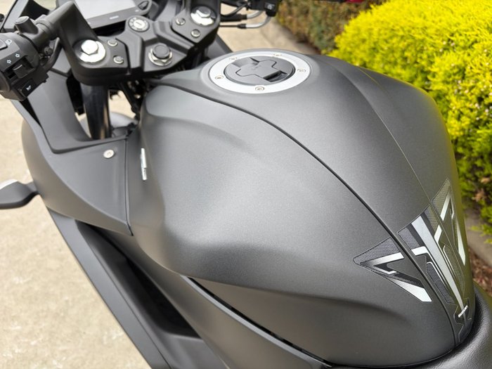 2024 Suzuki 2024 SUZUKI 250CC GSX250 Road