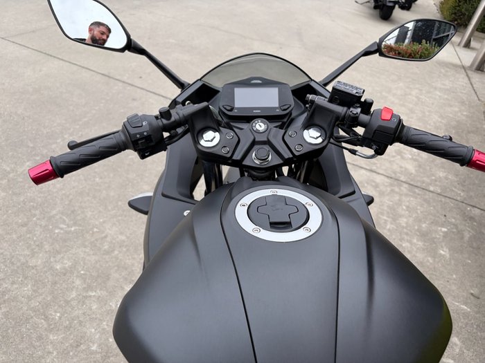 2024 Suzuki 2024 SUZUKI 250CC GSX250 Road