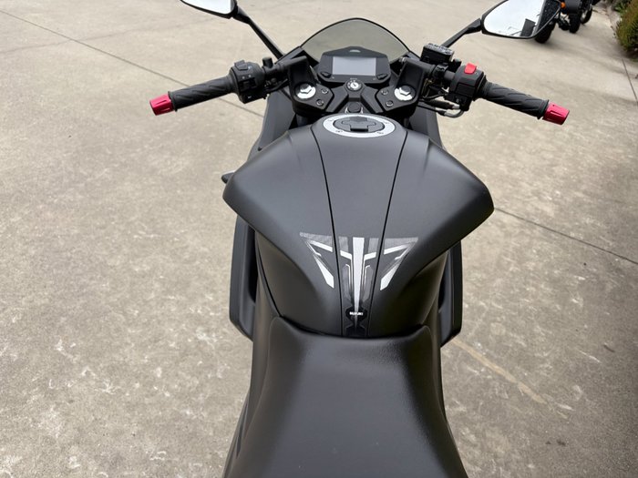 2024 Suzuki 2024 SUZUKI 250CC GSX250 Road