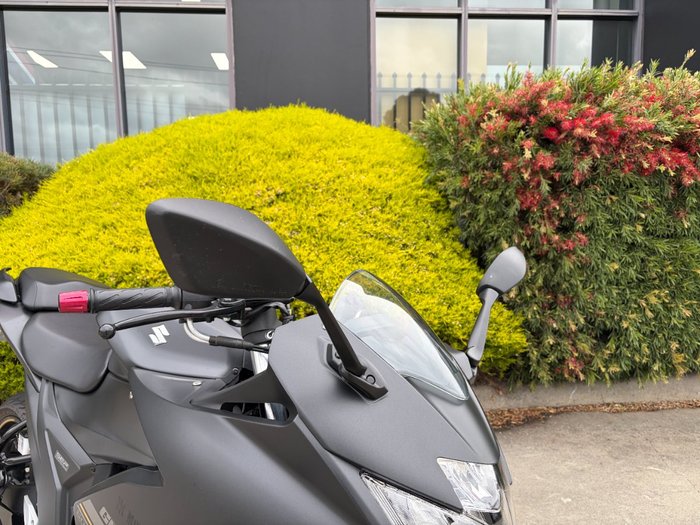 2024 Suzuki 2024 SUZUKI 250CC GSX250 Road