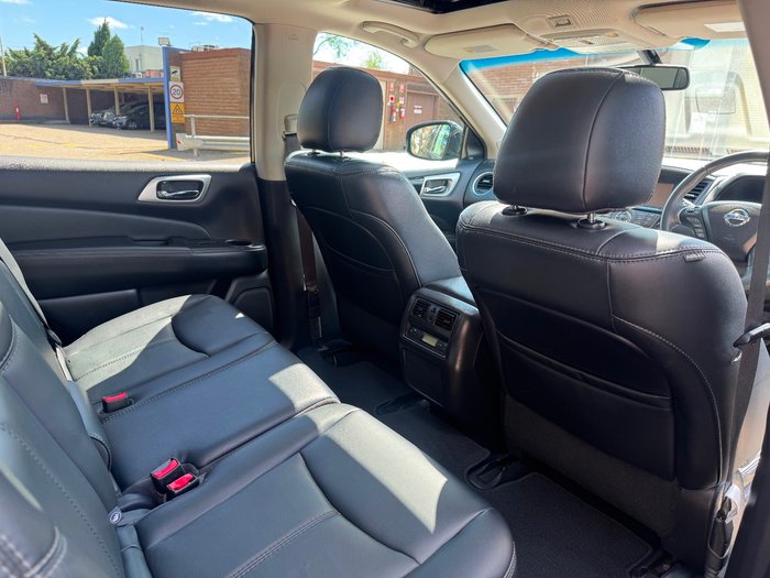 2016 Nissan Pathfinder ST-L