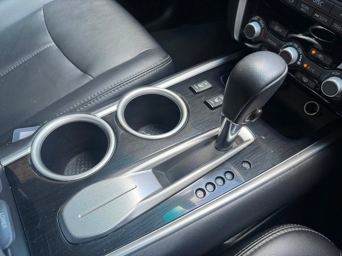 2016 Nissan Pathfinder ST-L