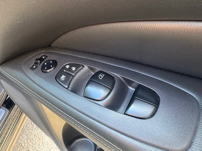 2016 Nissan Pathfinder ST-L