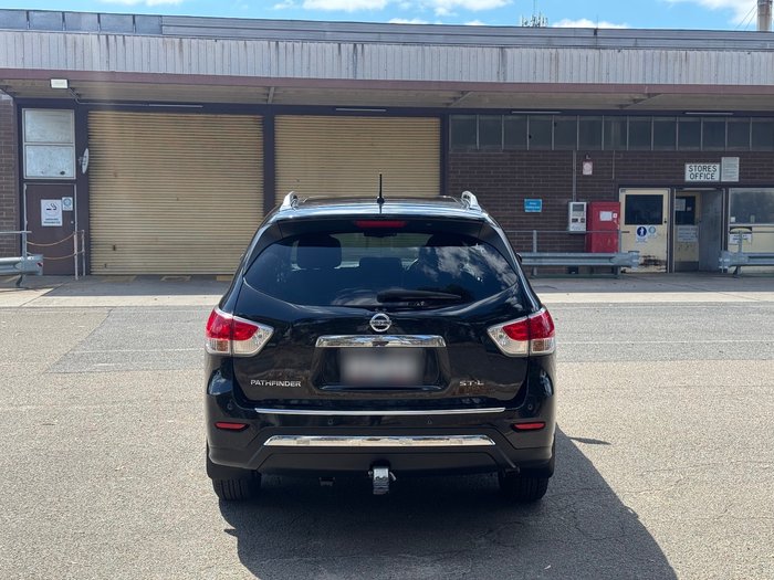 2016 Nissan Pathfinder ST-L