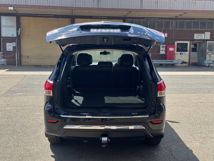 2016 Nissan Pathfinder ST-L