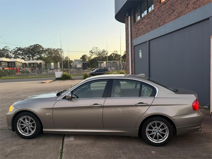 2010 BMW 3 Series 323i Lifestyle