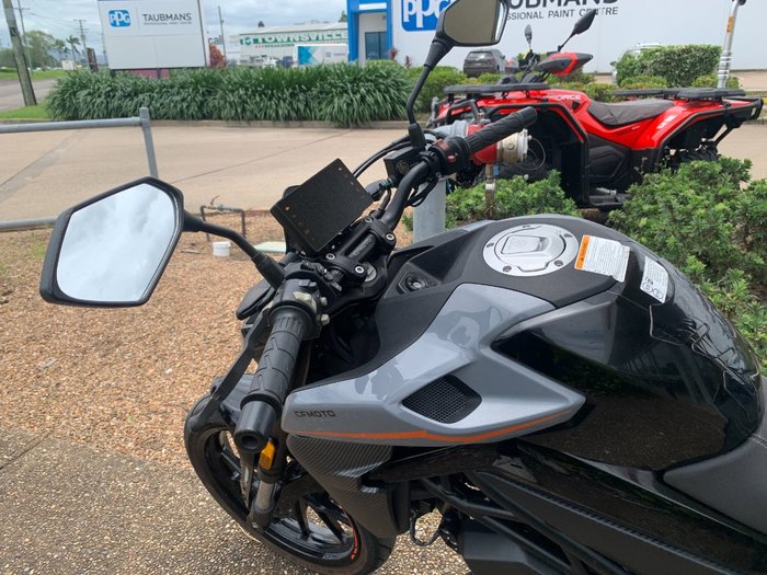 2023 CFMOTO 300 NK ABS Black