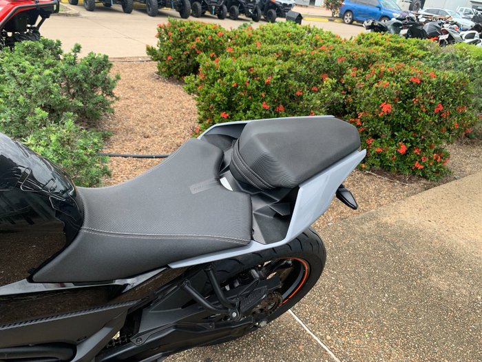 2023 CFMOTO 300 NK ABS Black