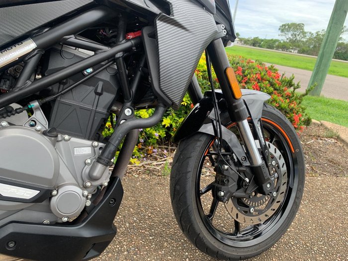 2023 CFMOTO 300 NK ABS Black