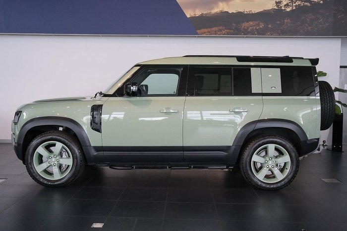 2022 Land Rover Defender 110 P400 75th Edition