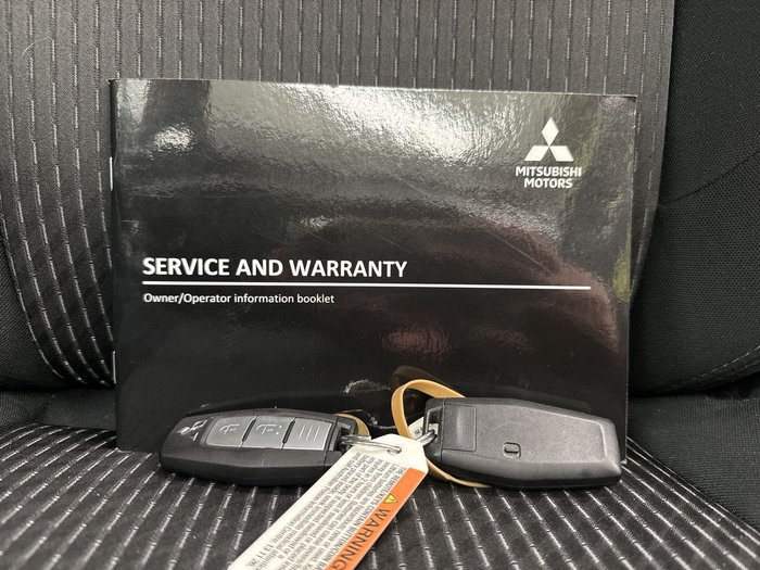 2023 Mitsubishi Outlander LS