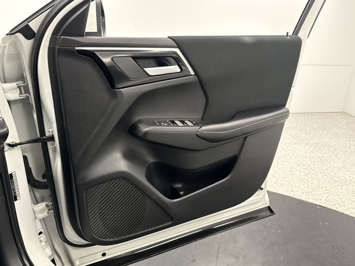 2023 Mitsubishi Outlander LS