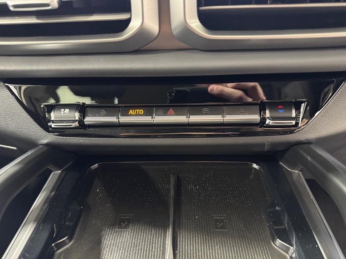 2025 LDV D90 Executive