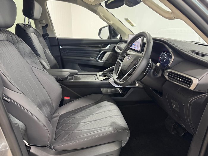 2025 LDV D90 Executive