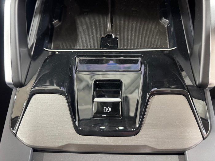 2025 LDV D90 Executive