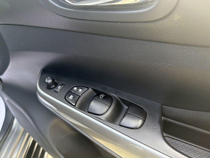 2022 Nissan Navara ST