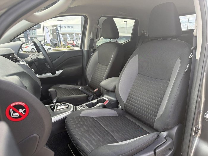 2022 Nissan Navara ST