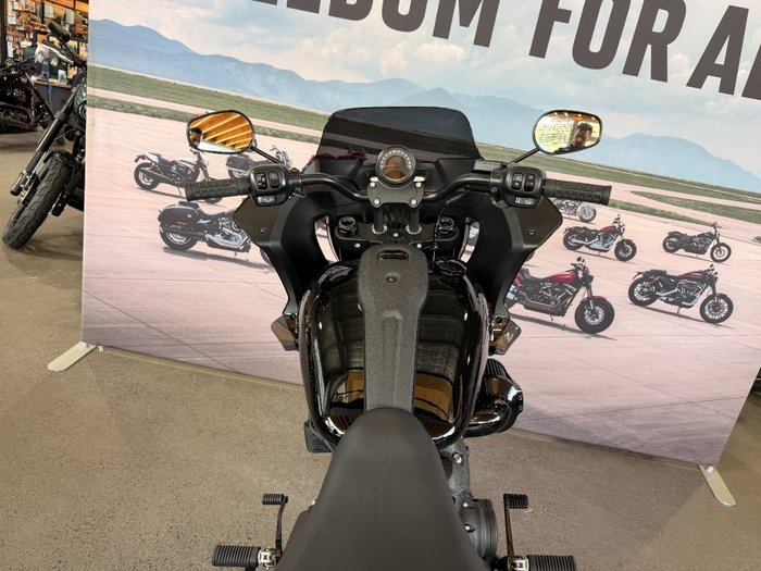 2025 Harley-davidson FXLRST LOW RIDER ST (117) MIDNIGHT FIRESTORM