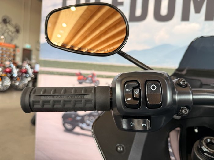 2025 Harley-davidson FXLRST LOW RIDER ST (117) MIDNIGHT FIRESTORM