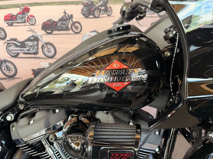 2025 Harley-davidson FXLRST LOW RIDER ST (117) MIDNIGHT FIRESTORM