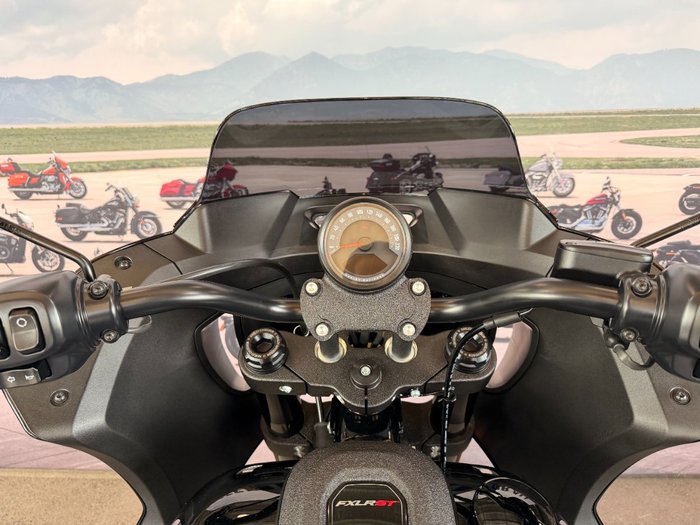 2025 Harley-davidson FXLRST LOW RIDER ST (117) MIDNIGHT FIRESTORM