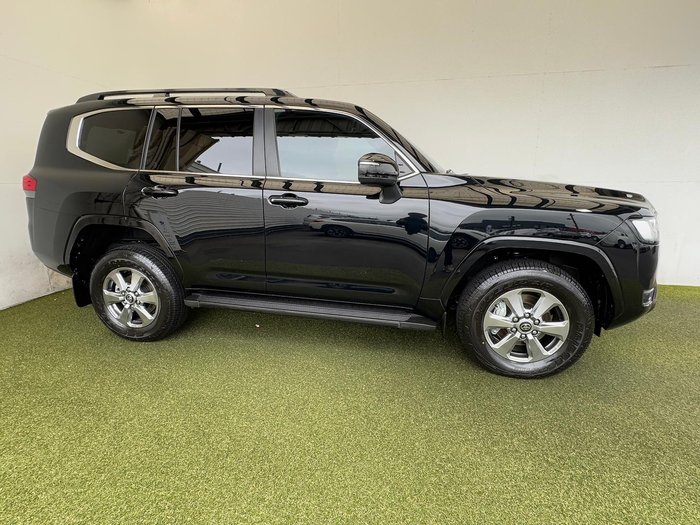 2023 Toyota Landcruiser VX