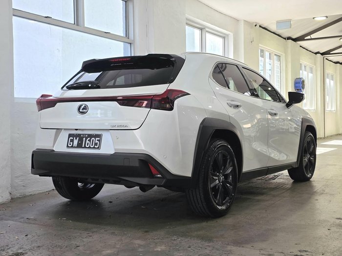 2022 Lexus UX 250h Luxury