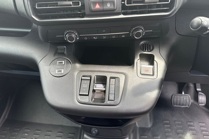 2024 Peugeot Partner Pro