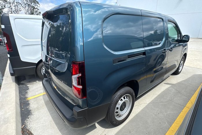 2024 Peugeot Partner Pro