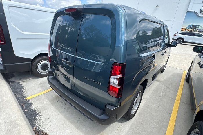 2024 Peugeot Partner Pro