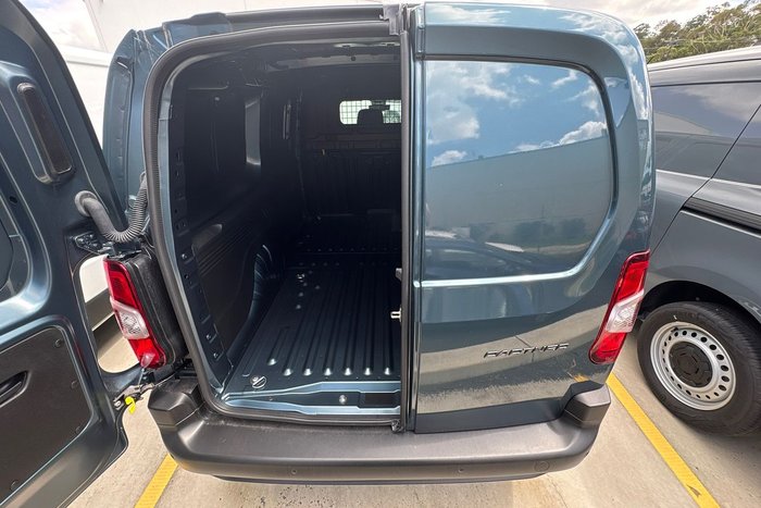 2024 Peugeot Partner Pro