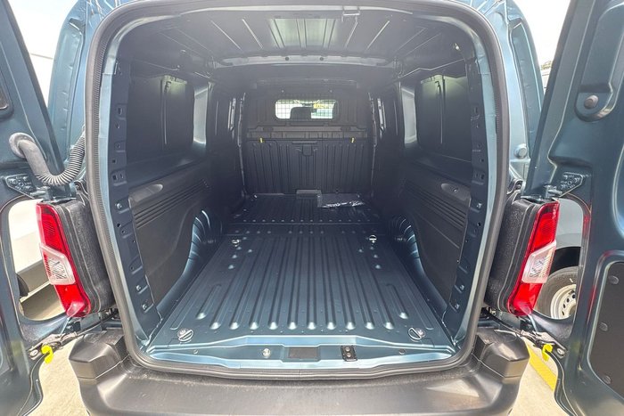 2024 Peugeot Partner Pro