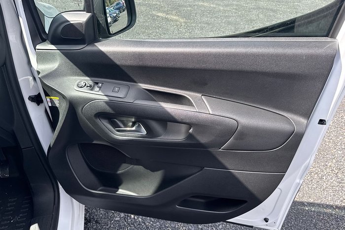 2024 Peugeot Partner Pro