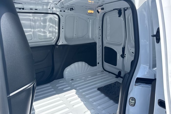 2024 Peugeot Partner Pro