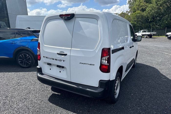 2024 Peugeot Partner Pro