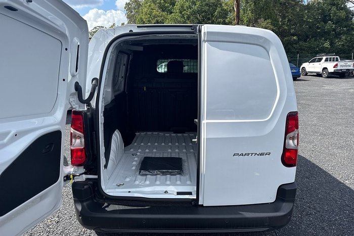 2024 Peugeot Partner Pro