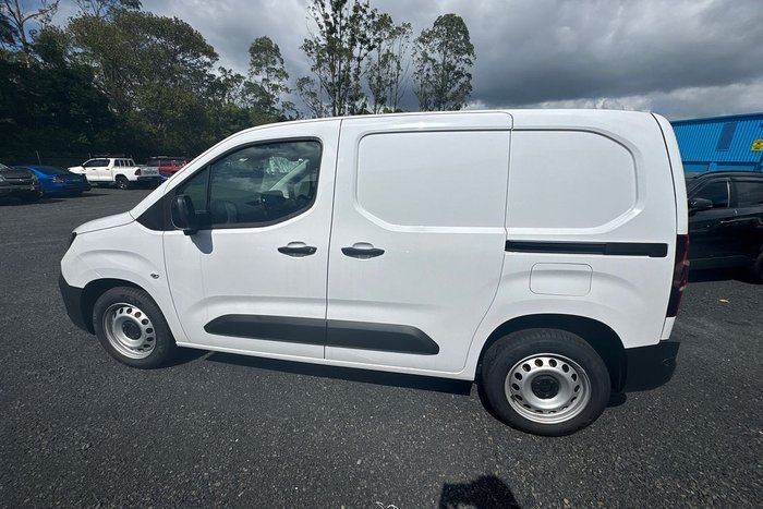 2024 Peugeot Partner Pro