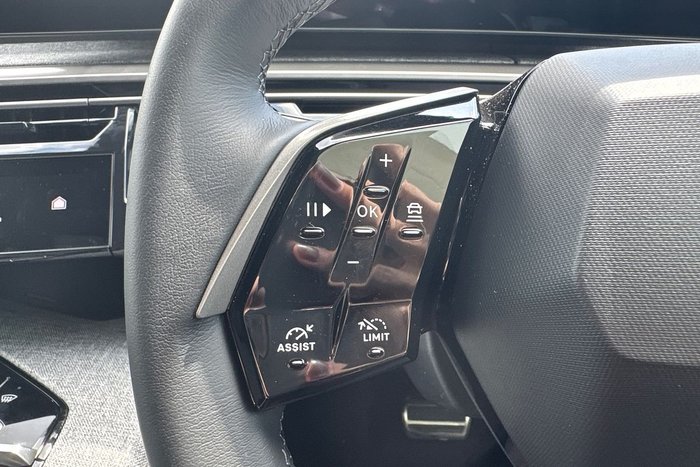 2025 Peugeot 3008 Allure Hybrid