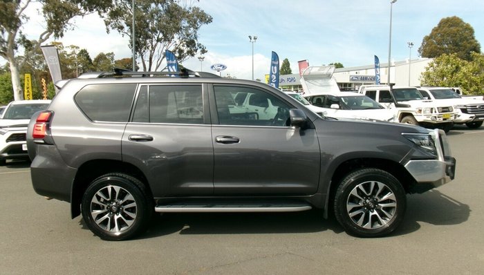 2022 Toyota Landcruiser Prado VX