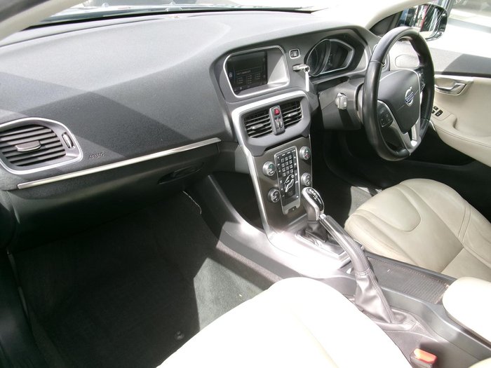 2014 Volvo V40 T4 Luxury