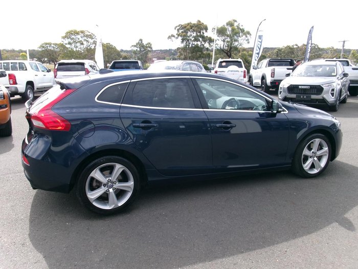 2014 Volvo V40 T4 Luxury