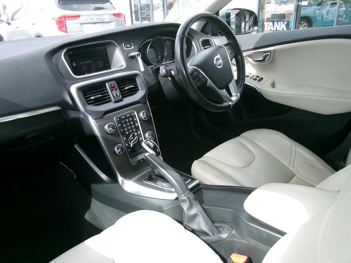 2014 Volvo V40 T4 Luxury