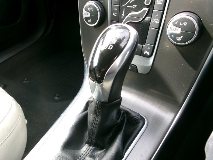 2014 Volvo V40 T4 Luxury